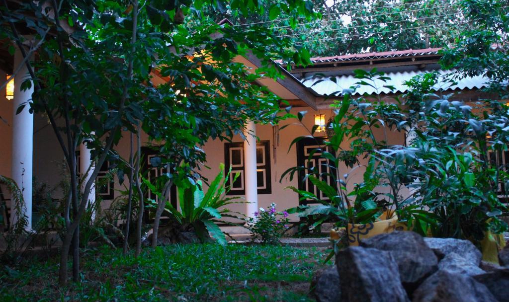 The Courtyard Villa Sigiriya Esterno foto
